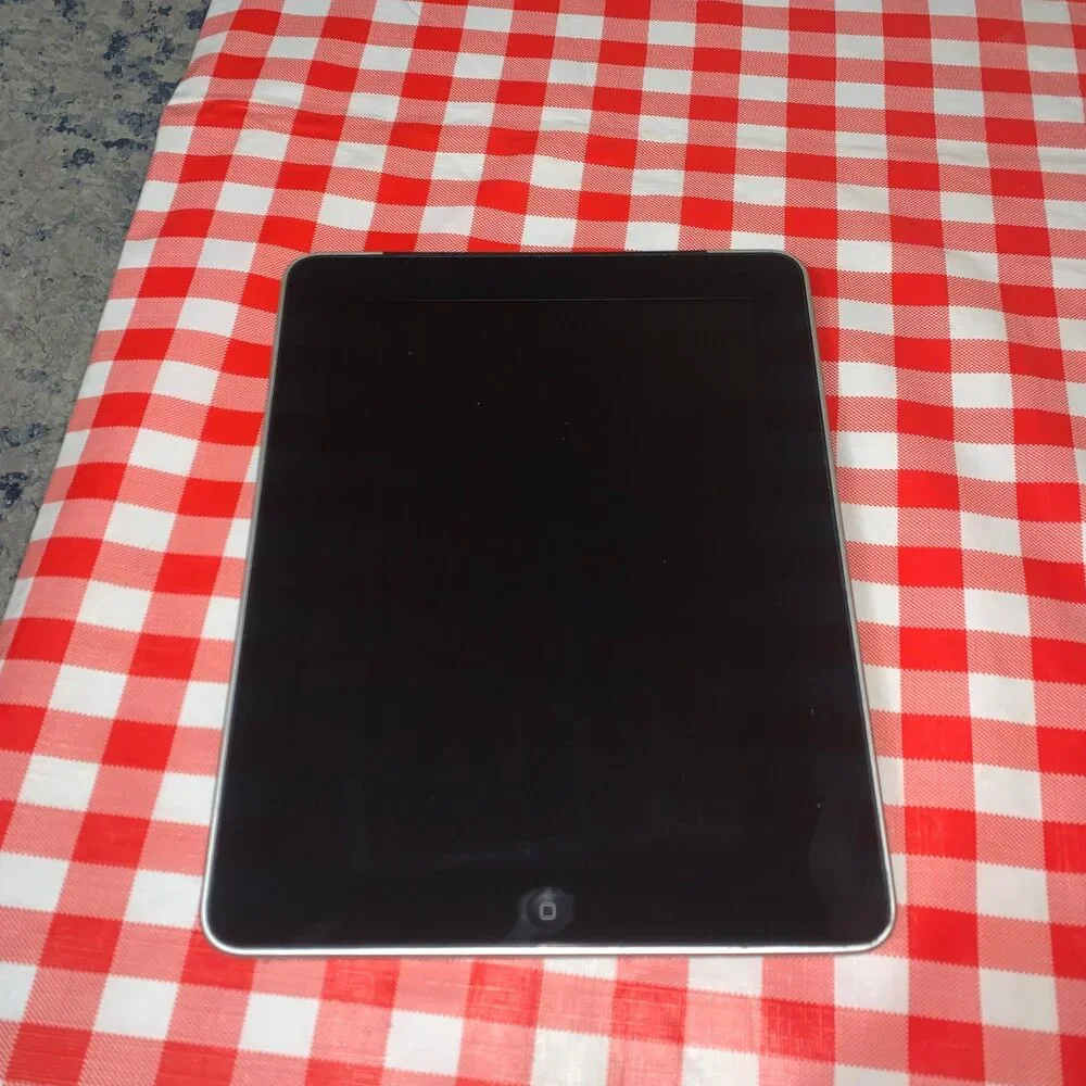 Apple iPad 1st Gen A1337 16GB Space Gray